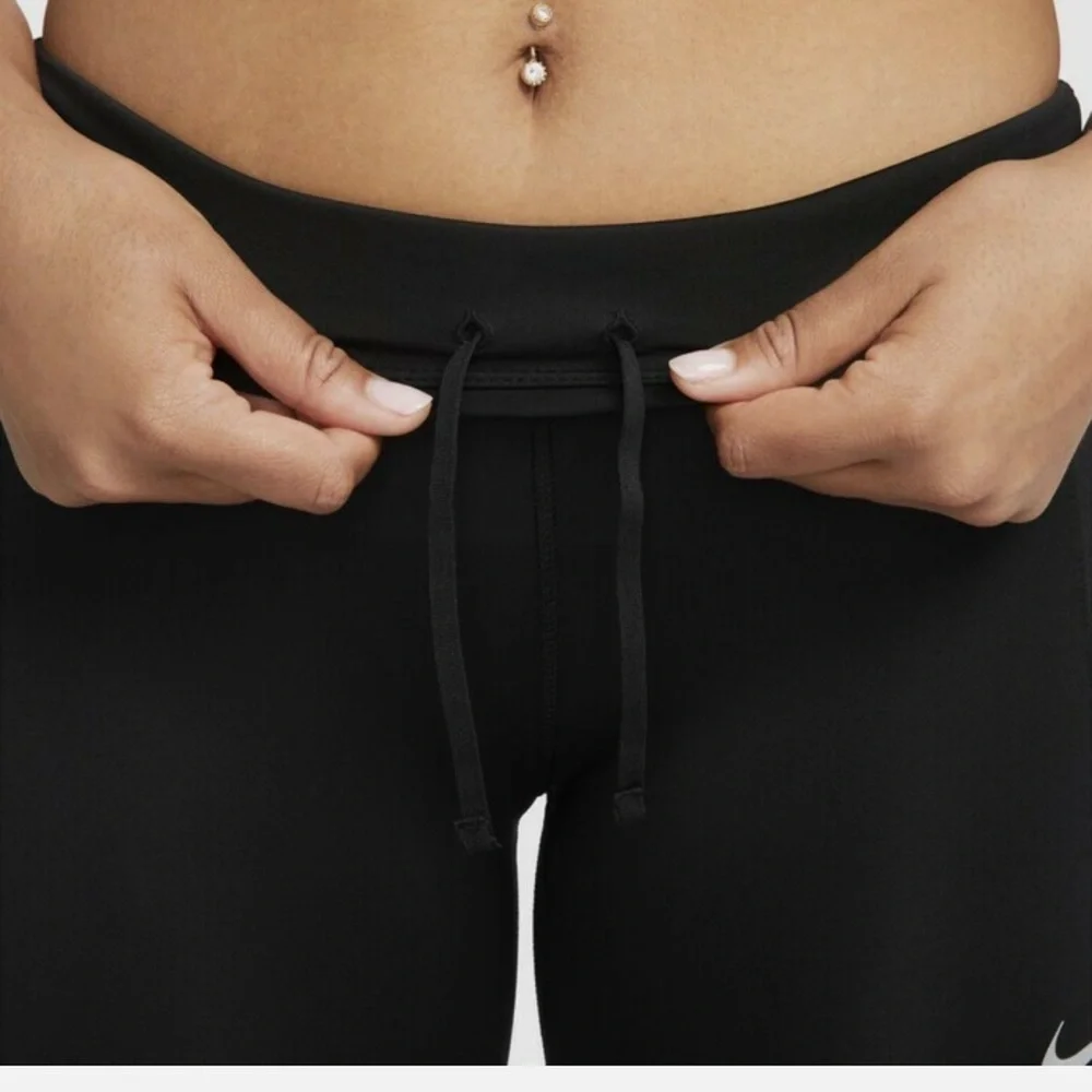 Nike - Picture 5 of 8